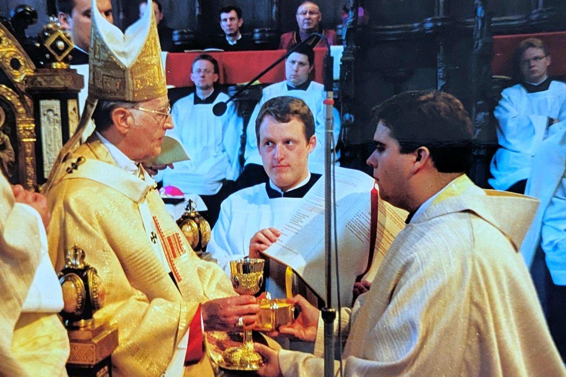 Priesterweihe am 30.06.2001 in Bamberg mit Erzbischof Dr. Karl Braun